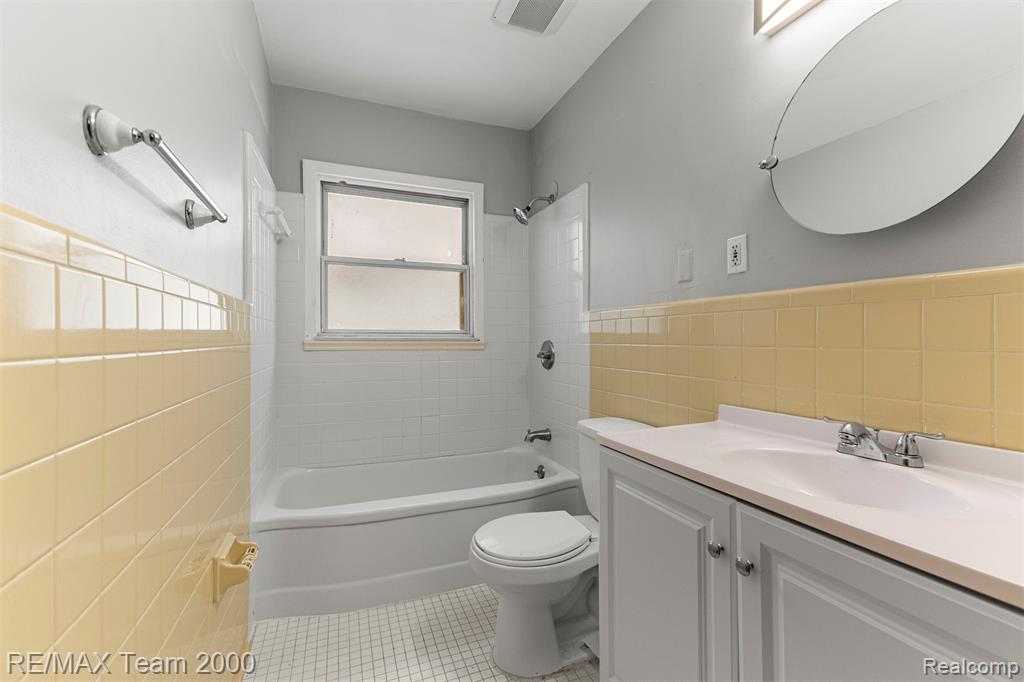 7322 Fenton Street, Dearborn Heights, MI 48127 — Photo 19