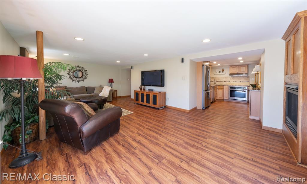 48941 W HILLCREST, Plymouth, MI 48170 — Photo 46