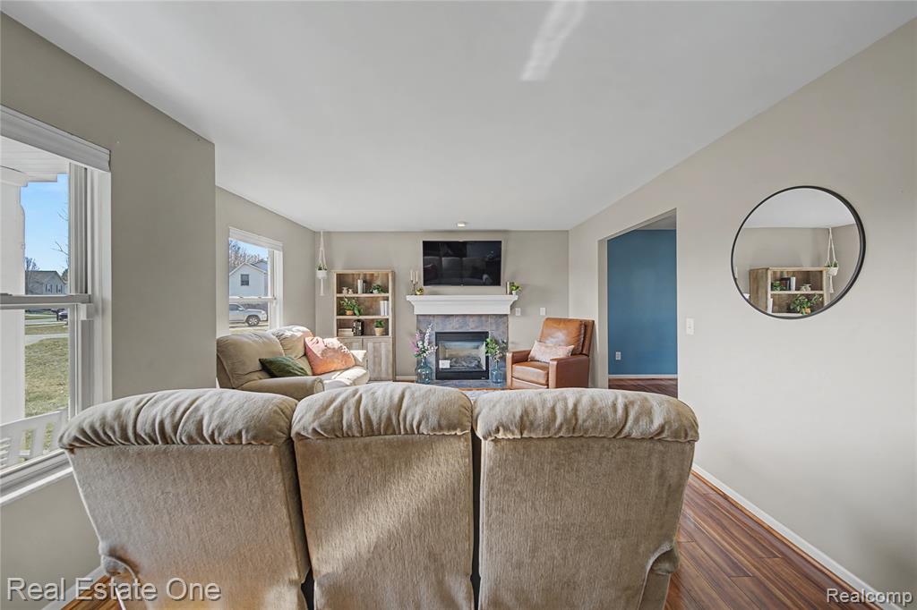 439 Brentwood Drive, Pinckney, MI 48169 — Photo 9