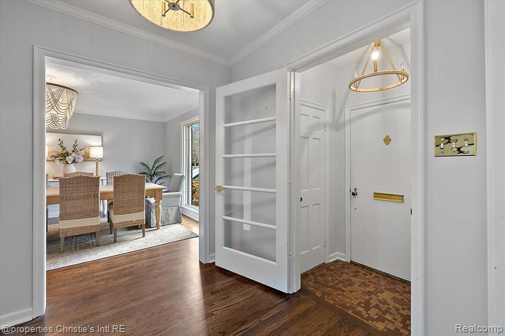 718 Berkshire Road, Grosse Pointe Park, MI 48230 — Photo 3