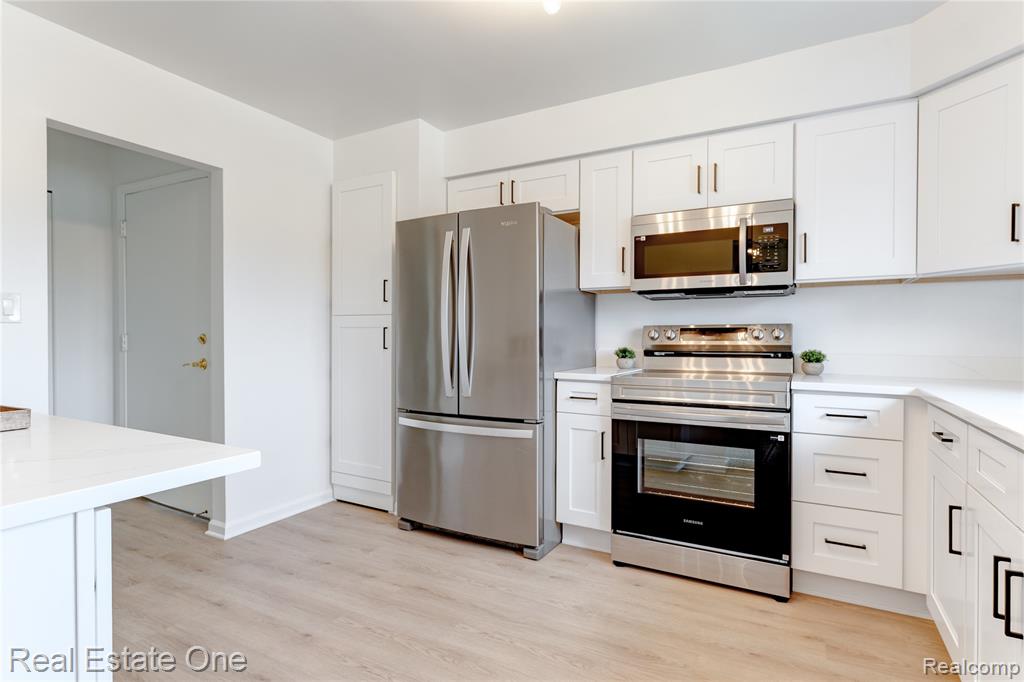 801 W Long Lake Road, 4, Bloomfield Hills, MI 48302 — Photo 5