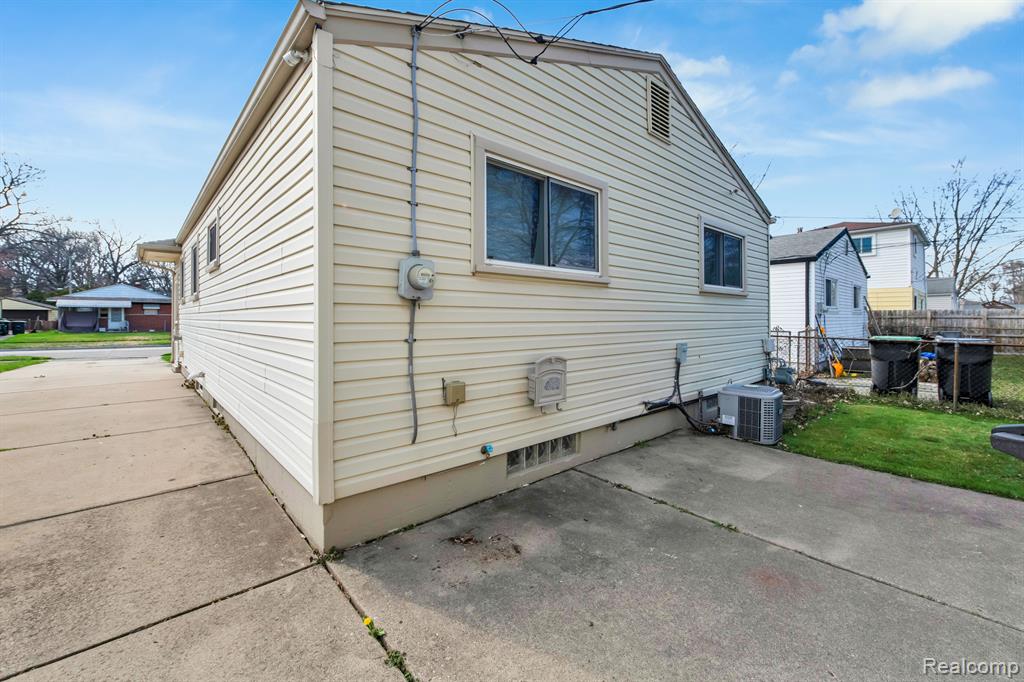 6049 GULLEY Street, Taylor, MI 48180 — Photo 22