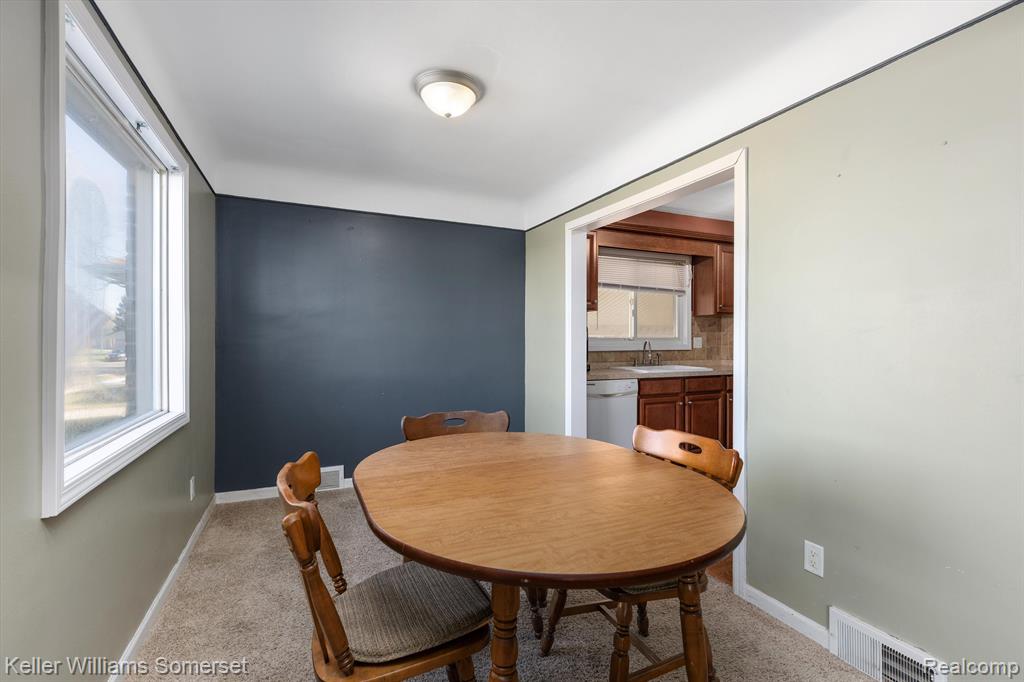 863 MAYFLOWER Avenue, Lincoln Park, MI 48146 — Photo 8