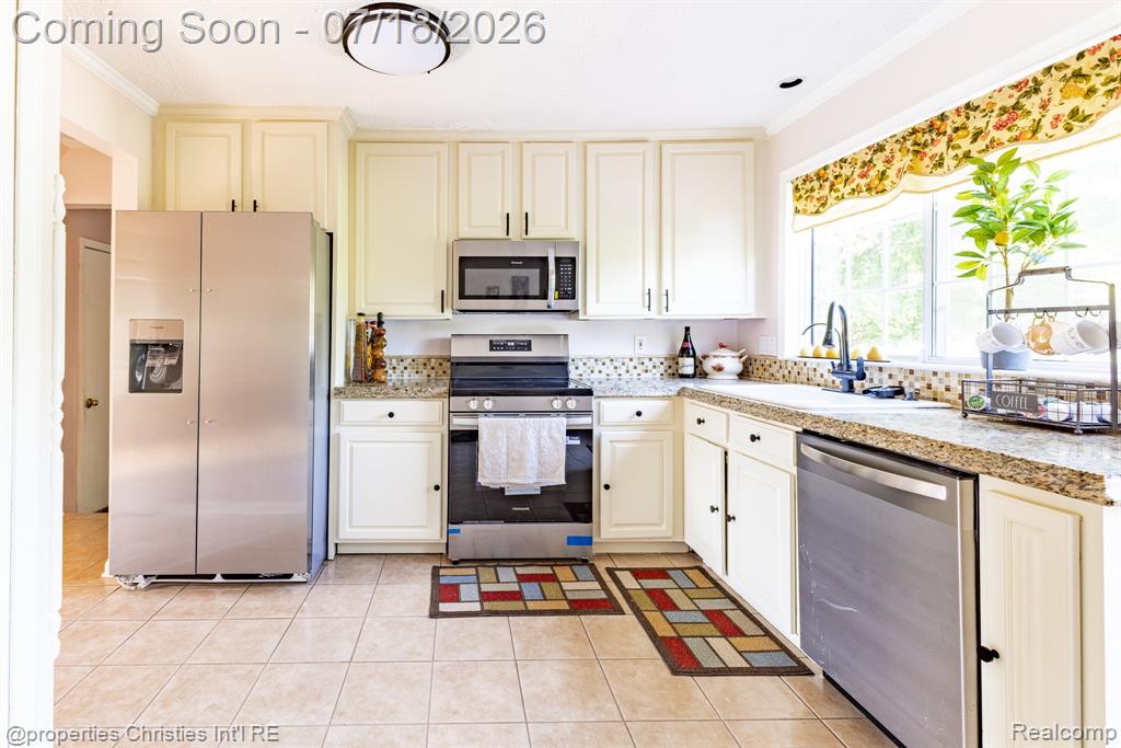 45568 Margate Drive, Macomb, MI 48044 — Photo 24