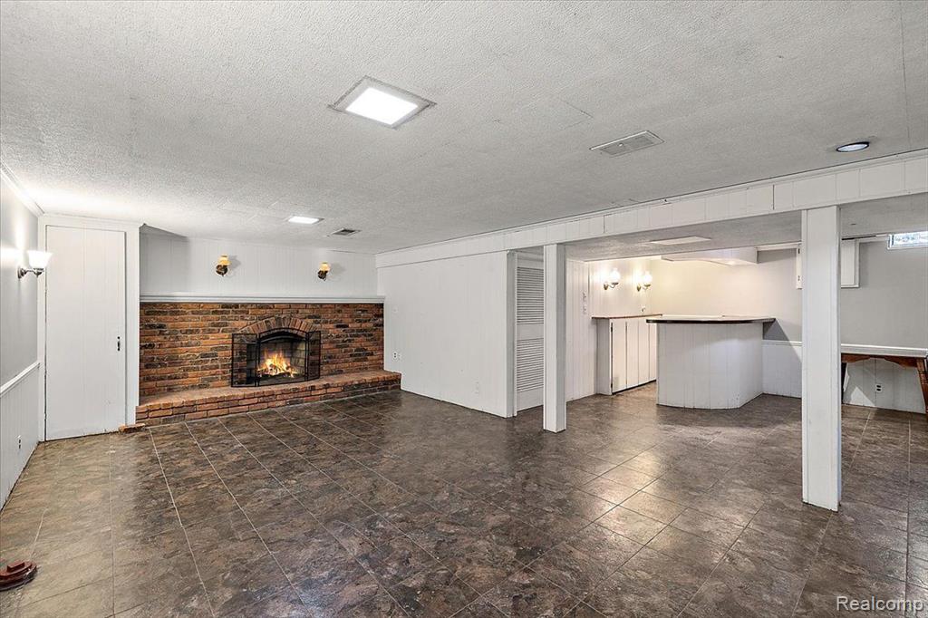 16490 OLD BEDFORD Road, Northville, MI 48168 — Photo 36