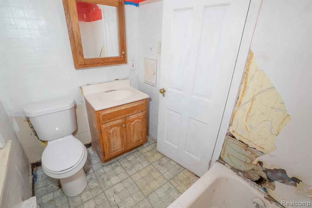 19140 ALGONAC Street, Detroit, MI 48234 — Photo 9
