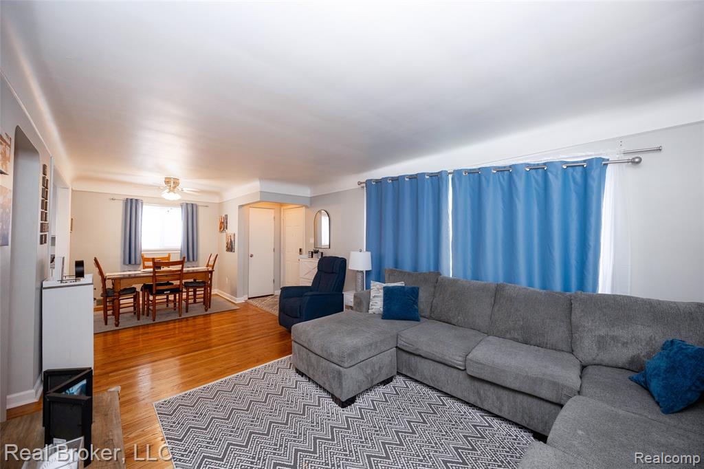 29454 Barton Street, Garden City, MI — Photo 6