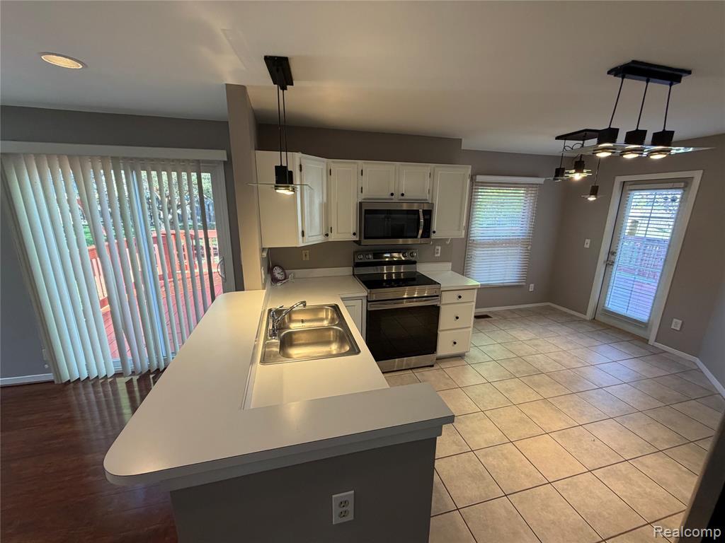 39588 Squire, Novi, MI — Photo 5