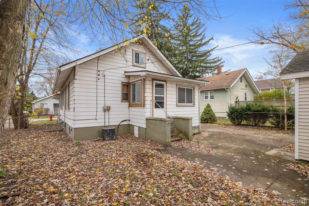 606 OAKLAND Avenue, Royal Oak, MI 48067 — Photo 6