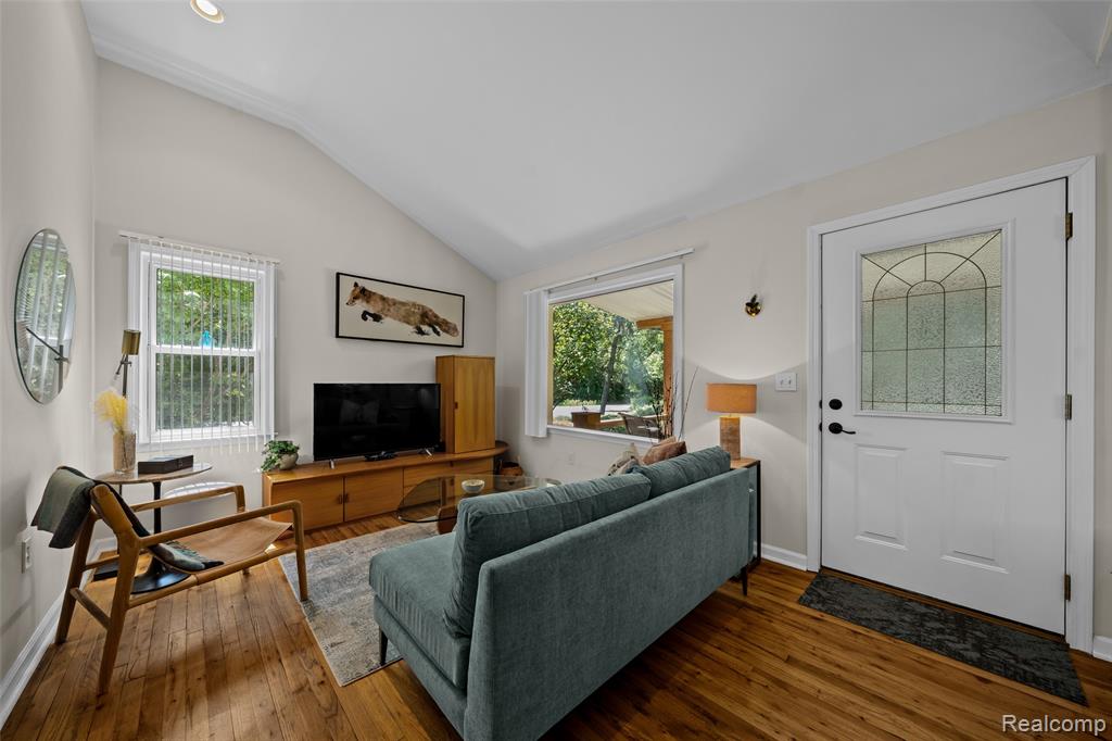4379 Cedar Avenue, West Bloomfield, MI 48323 — Photo 6