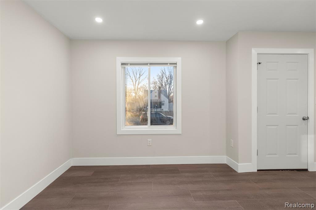 8900 Asbury Park, Detroit, MI 48228 — Photo 16