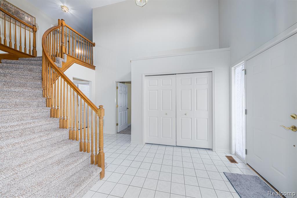 46856 GLENGARRY Boulevard, Canton, MI 48188 — Photo 12