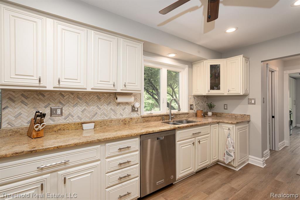 29090 Kendallwood Drive, Farmington, MI 48334 — Photo 11