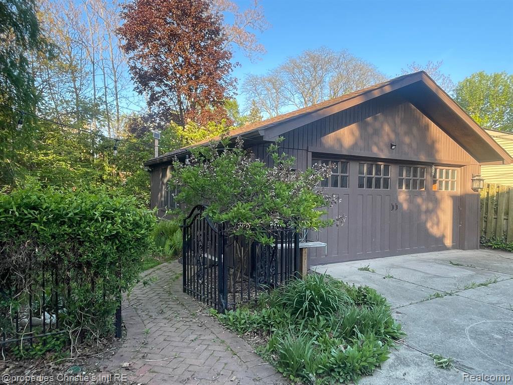 532 SAINT CLAIR Street, Grosse Pointe, MI 48230 — Photo 7