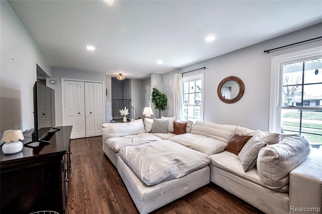 16956 Lauderdale Avenue, Beverly Hills, MI 48025 — Photo 12