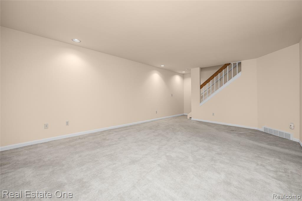 38494 Windsor, 54, Farmington Hills, MI 48331 — Photo 23