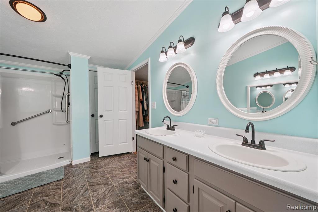 4056 Day Street, Burton, MI 48519 — Photo 17