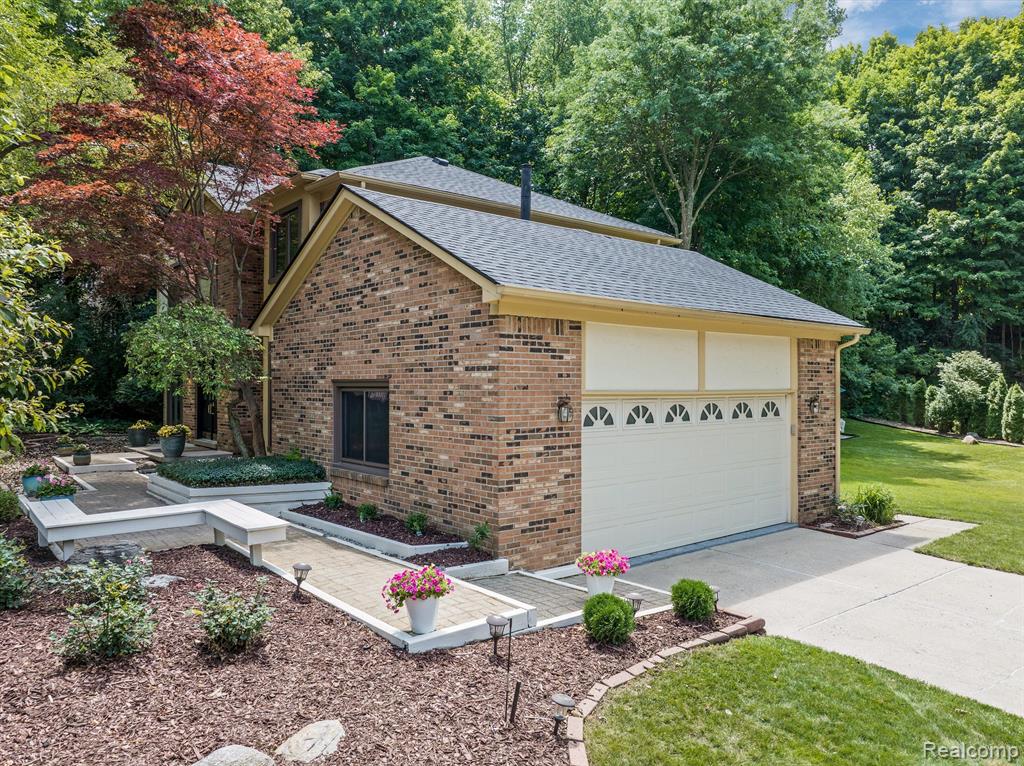 42063 Crestview Circle, Northville, MI 48168 — Photo 40