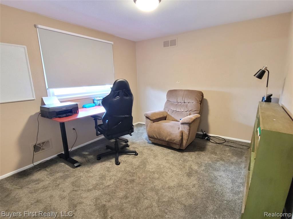26040 Marlowe Place, Oak Park, MI 48237 — Photo 19