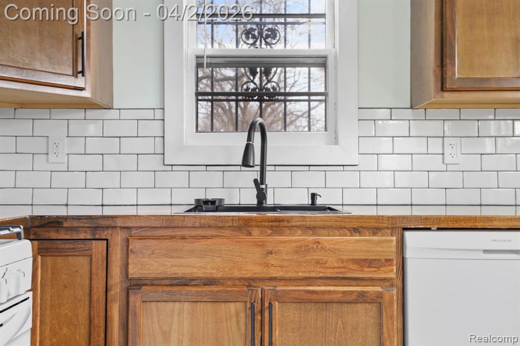2613 Woodrow Avenue, Flint, MI 48506 — Photo 25