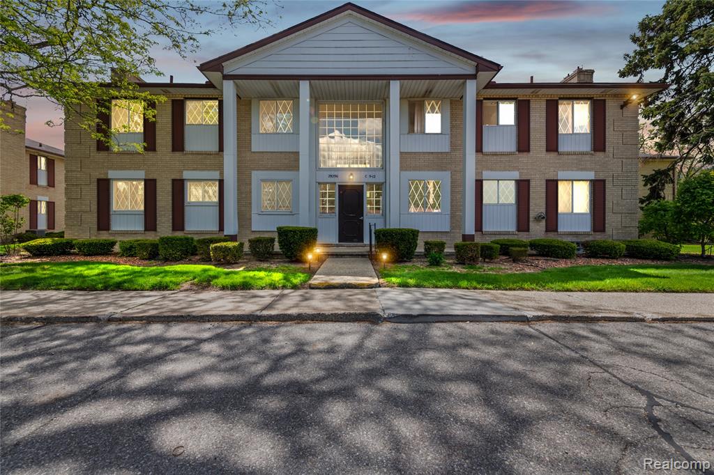 29296 Gloede Drive, Warren, MI 48088 — front exterior