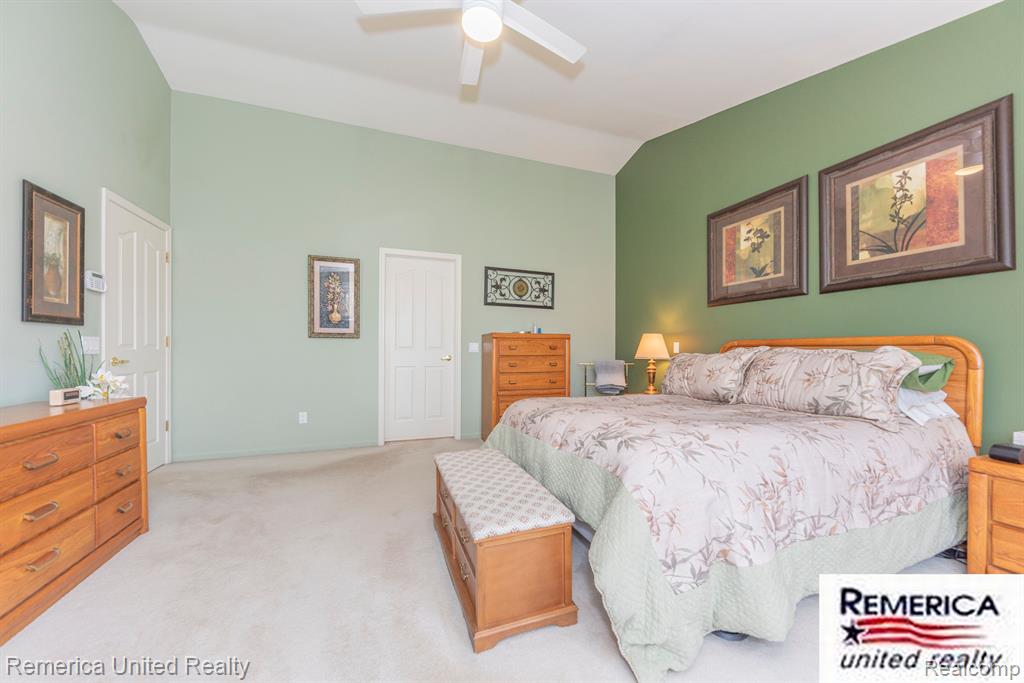 46206 LARCHMONT Drive, Canton, MI 48187 — Photo 25