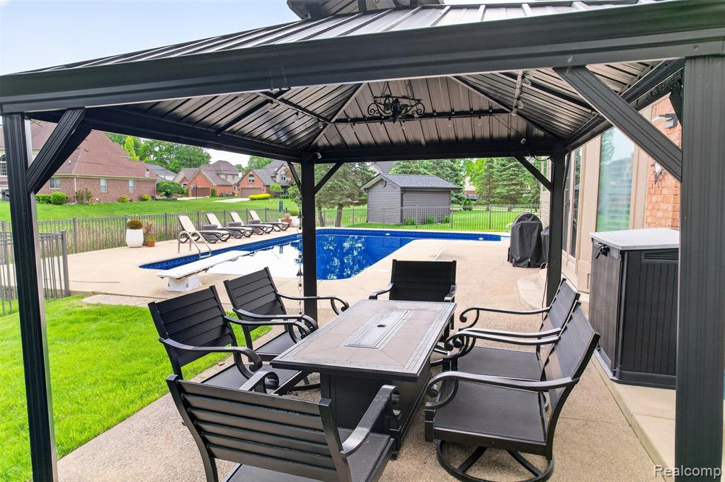 46582 Middle Brook Drive, Macomb, MI 48044 — Photo 32