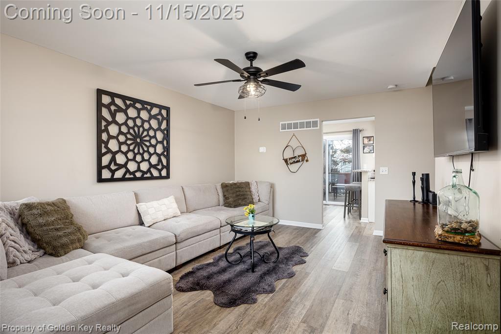 363 Hampton Court, South Lyon, MI 48178 — Photo 5
