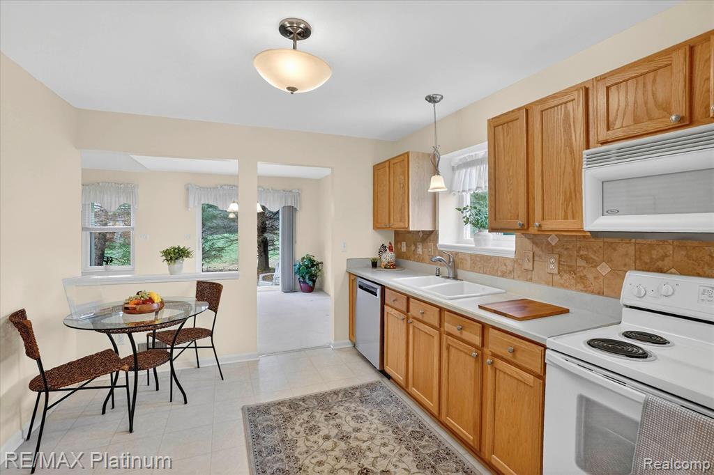 3341 DEWDROP, Howell, MI 48843 — Photo 15