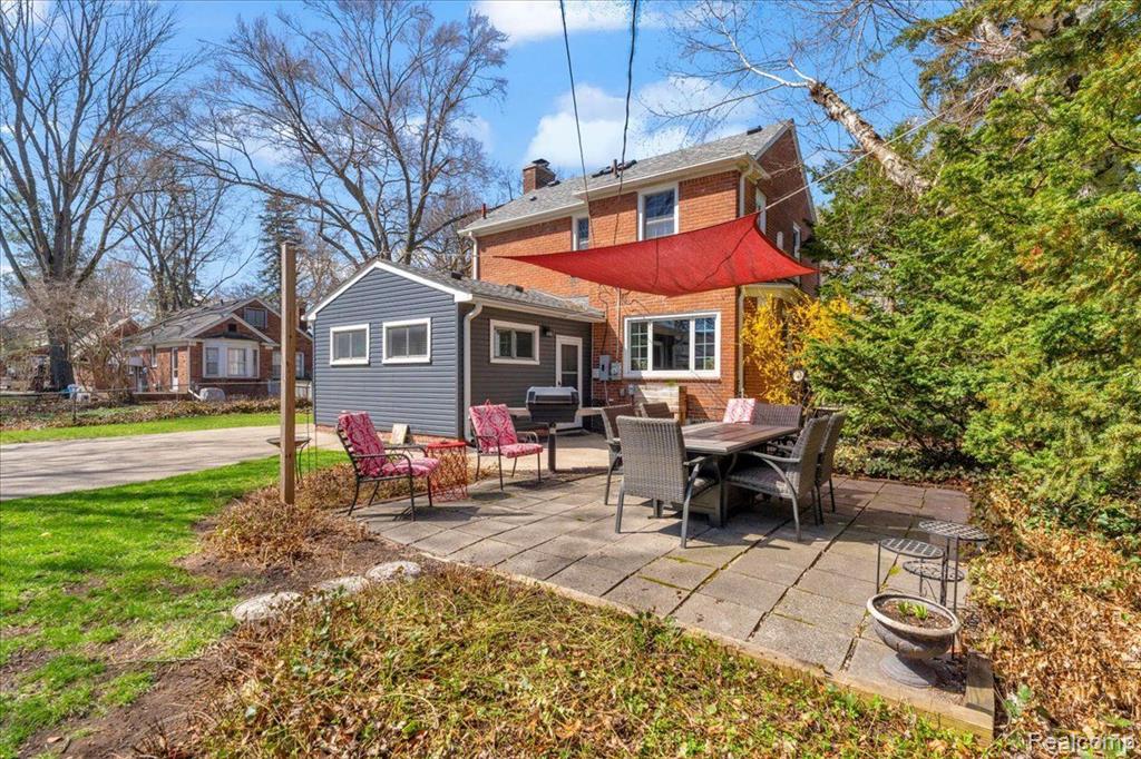 9806 BERWICK Street, Livonia, MI 48150 — Photo 3
