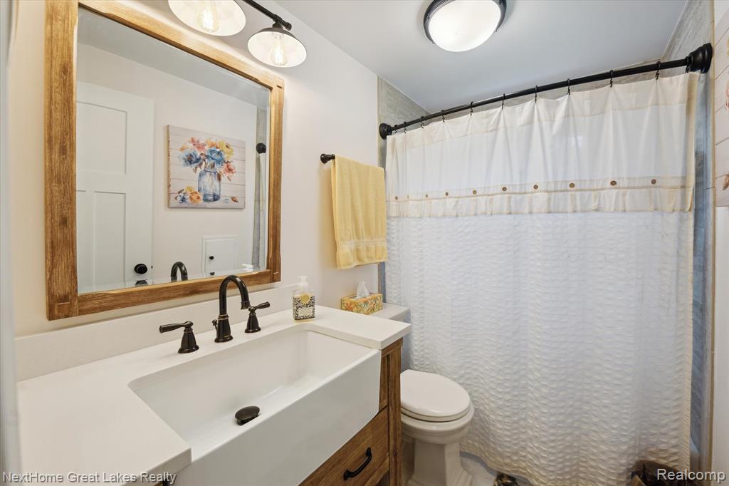 4098 Sam Snead Drive, Flint, MI 48506 — Photo 18