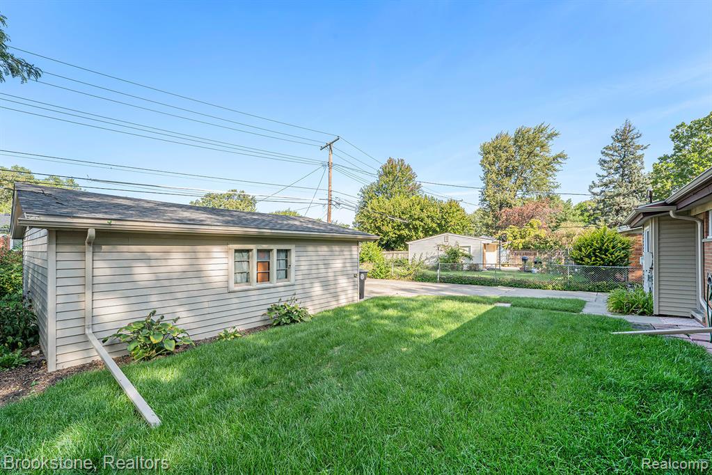 9279 Idaho Street, Livonia, MI 48150 — Photo 15