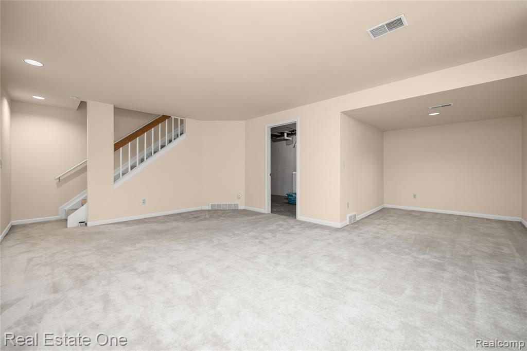 38494 Windsor, 54, Farmington Hills, MI 48331 — Photo 22