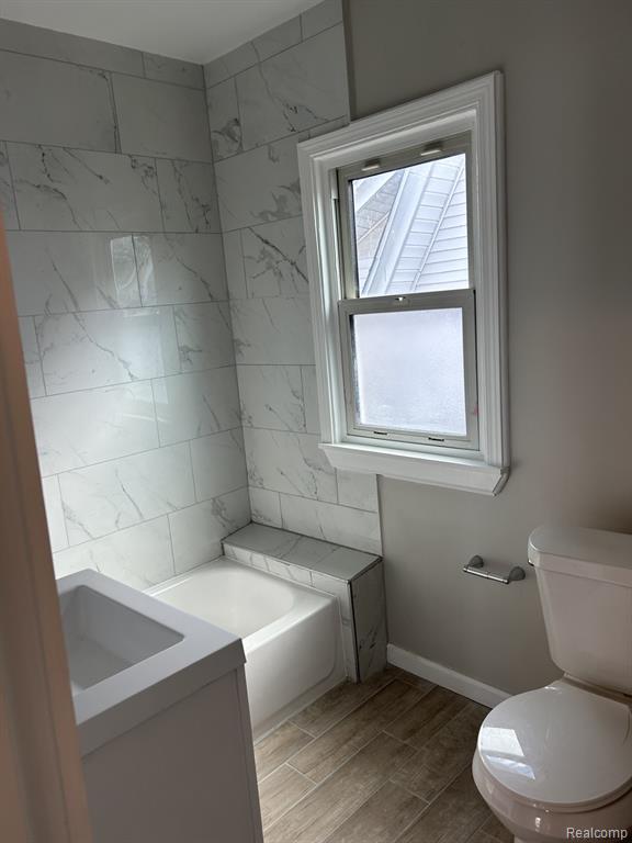 533 LAKEWOOD Street, Detroit, MI 48215 — Photo 2
