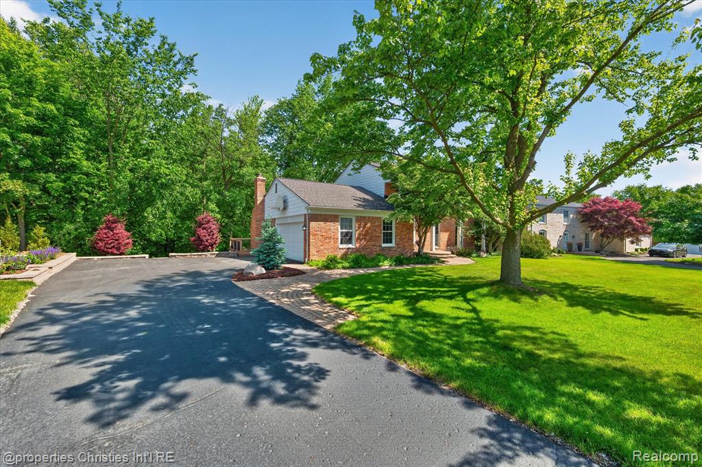 4352 Greenstown Drive, West Bloomfield, MI 48323 — Photo 2