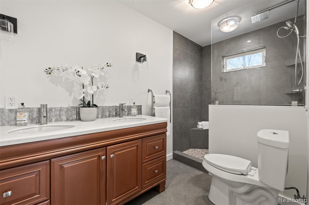 970 Henderson Avenue, Waterford, MI 48328 — Photo 15