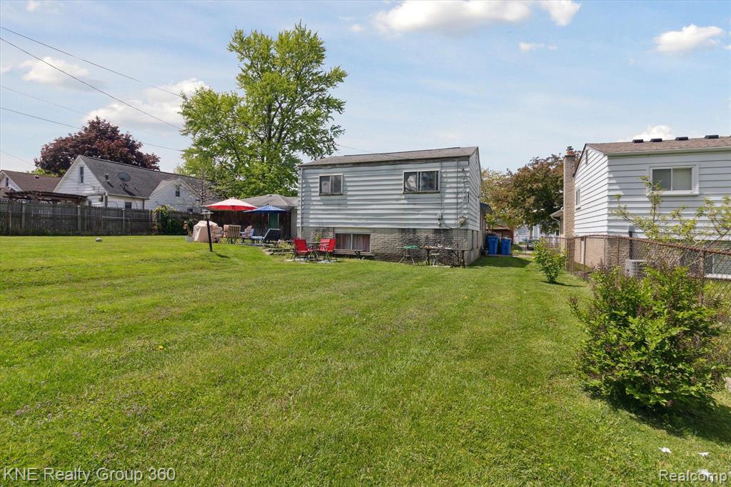 6074 NIGHTINGALE Street, Dearborn Heights, MI 48127 — Photo 35