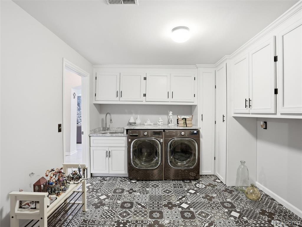 54465 Birchfield Drive E, Shelby Twp, MI 48316 — Photo 60