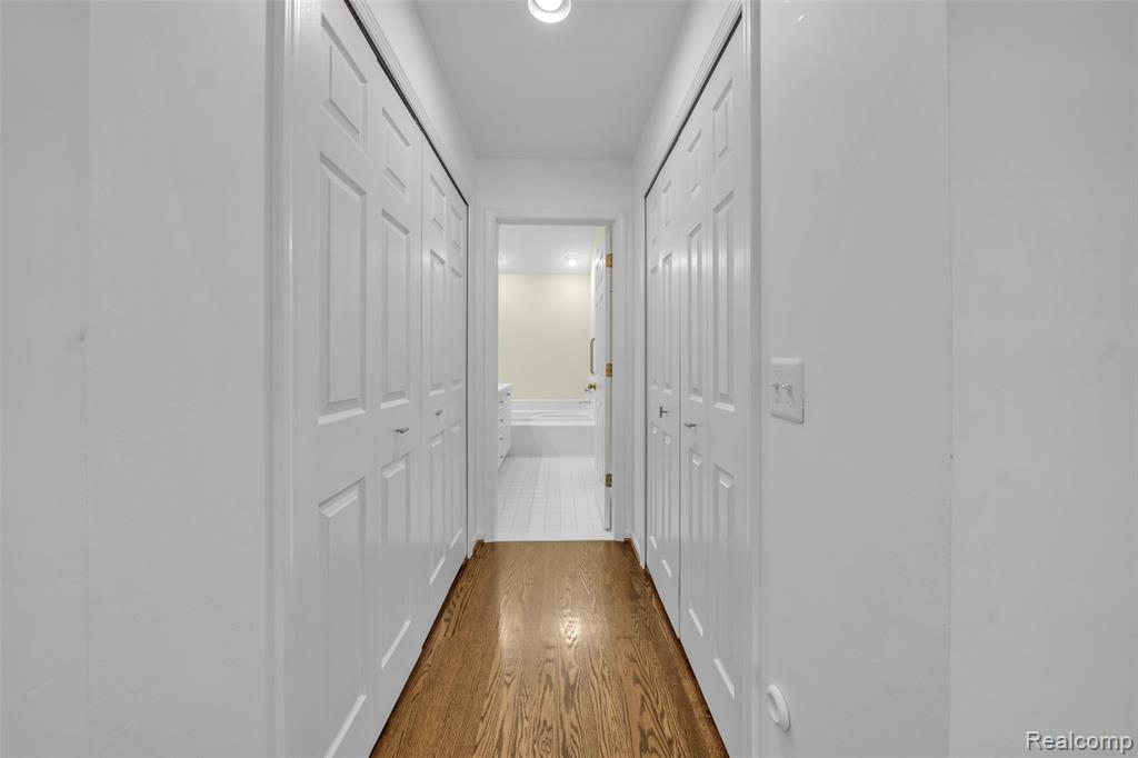 881 Tartan Trail, Bloomfield Hills, MI 48304 — Photo 17