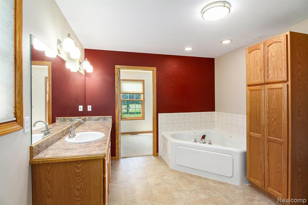 2173 Fawn Glen Circle, Lapeer, MI 48446 — Photo 19