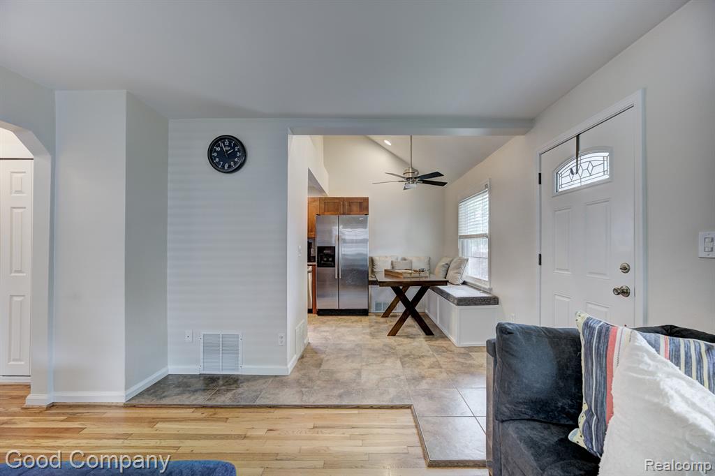 812 N Edgeworth Avenue, Royal Oak, MI 48067 — Photo 6