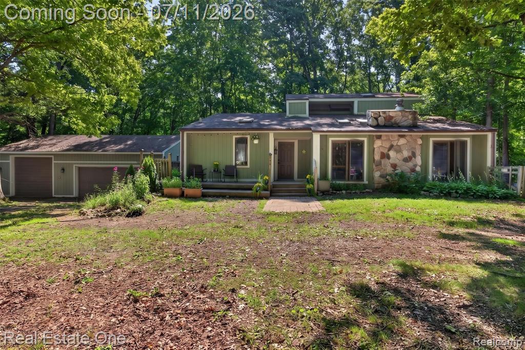 310 S Van Road, Holly, MI 48442 — Photo 2