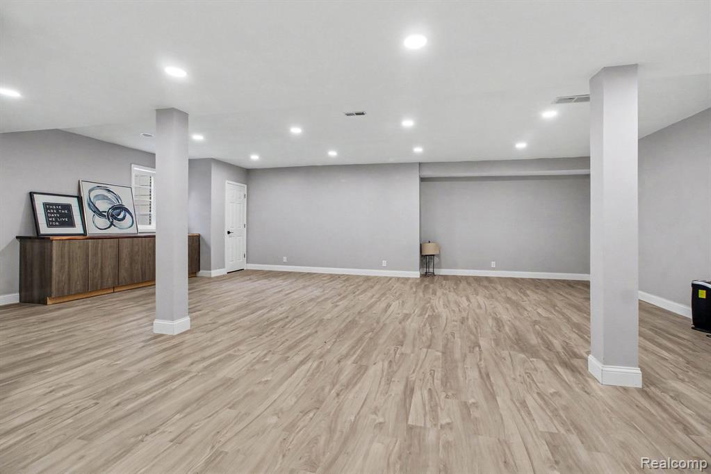 49756 Great Falls Road, Canton, MI 48188 — Photo 30
