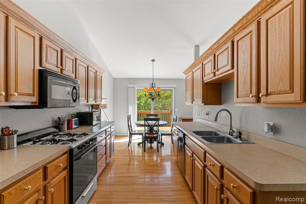 1039 Old Leake Court, 200, Holly, MI 48442 — Photo 15