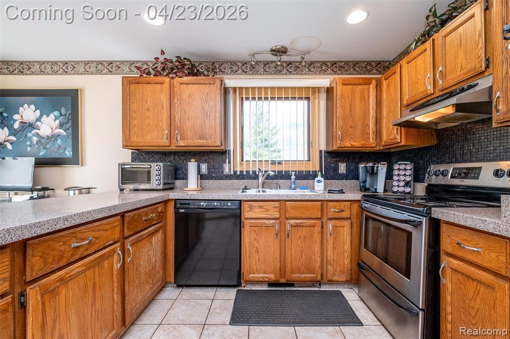 6701 Sun Valley Drive, Clarkston, MI 48348 — Photo 15