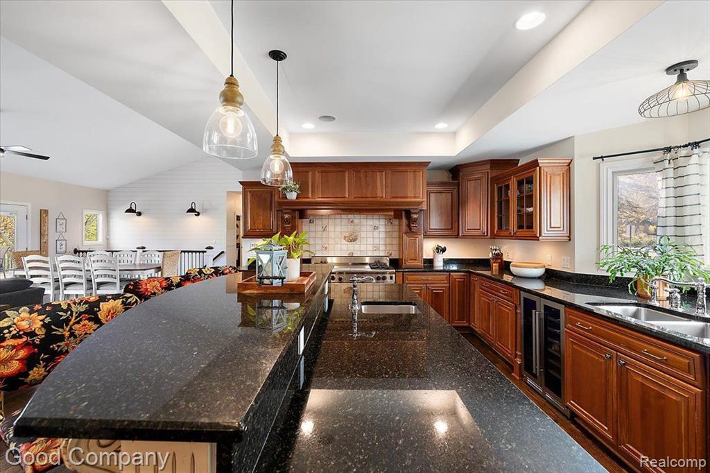 4671 BURNLEY Drive, Bloomfield Hills, MI 48304 — Photo 22