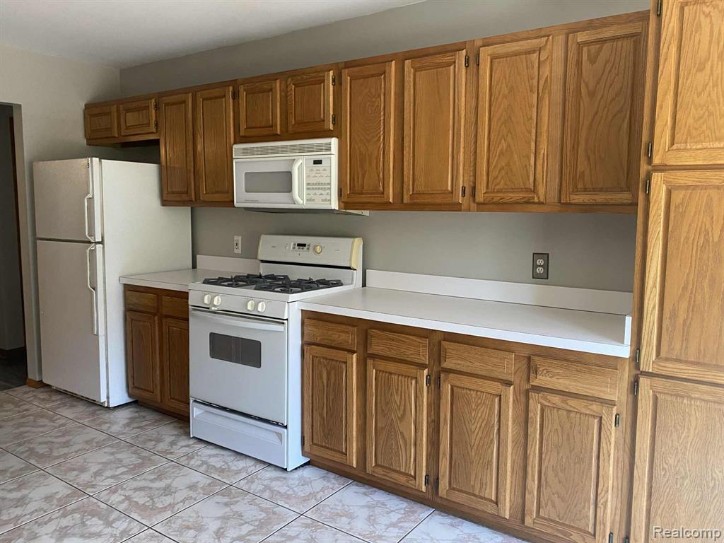 4845 Palms Road, Casco, MI 48064 — Photo 10