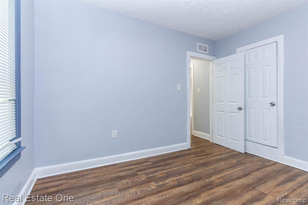 12568 Wilshire Drive, Detroit, MI 48213 — Photo 19