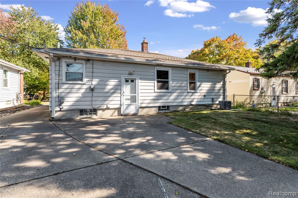 627 Symes Avenue, Royal Oak, MI 48067 — Photo 20