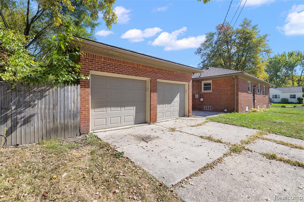 505 E Meyers Avenue, Hazel Park, MI 48030 — Photo 41